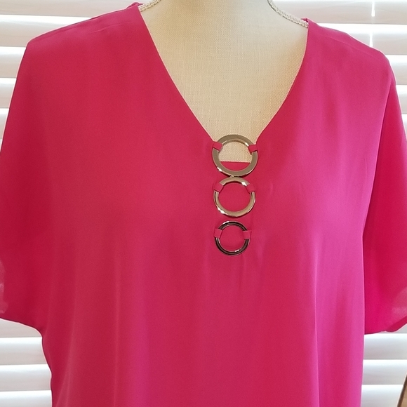 Tops - 3/$25 Beautiful pink blouse